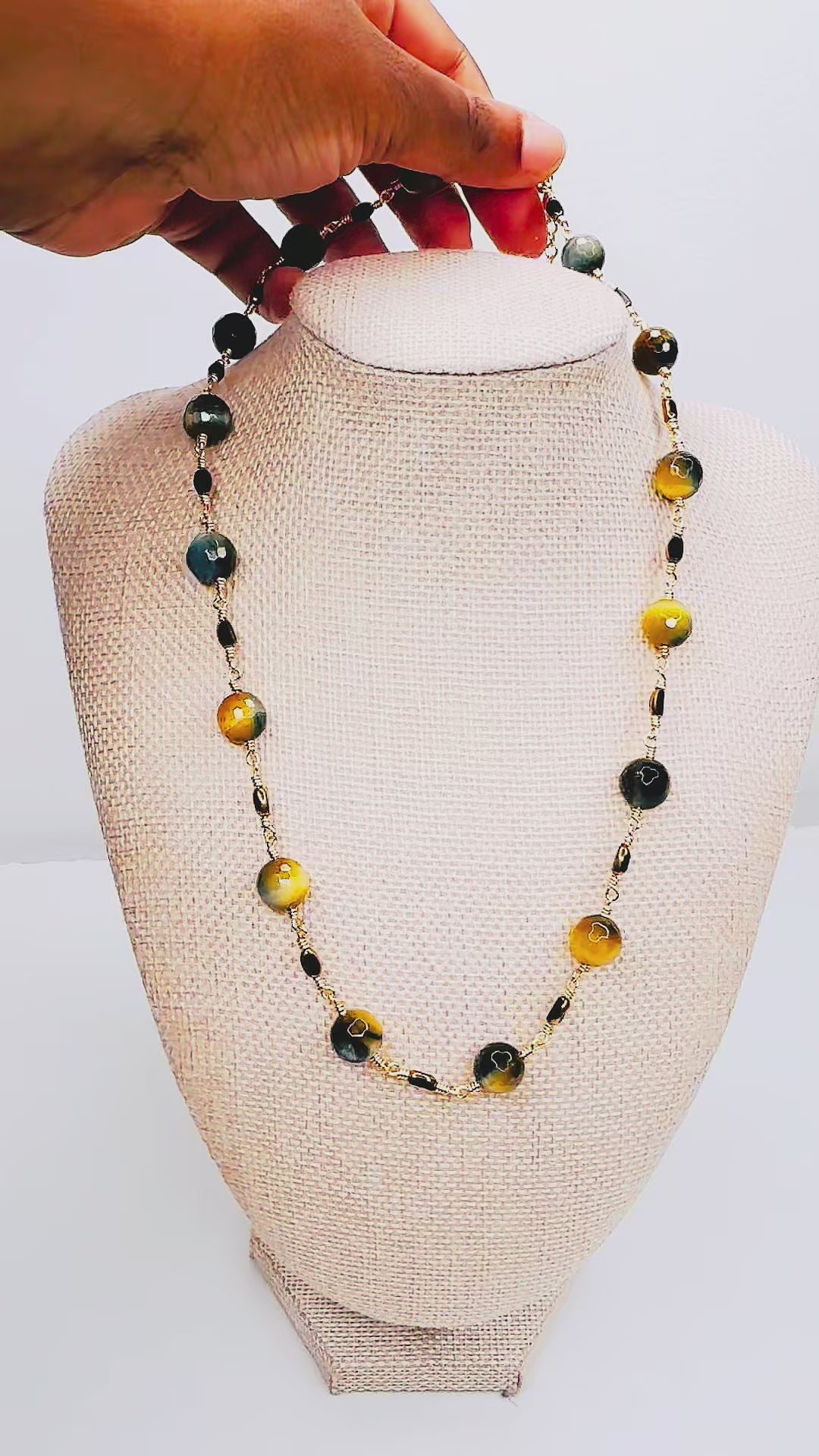 RICHEANEAUTIGERSEYE_GLASSNECKLACEBYAYITICHERIE